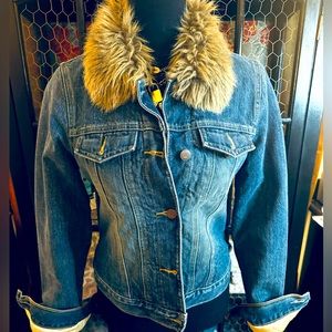 My beloved Y2K vintage Abercrombie Fitch size medium quilted lining jacket